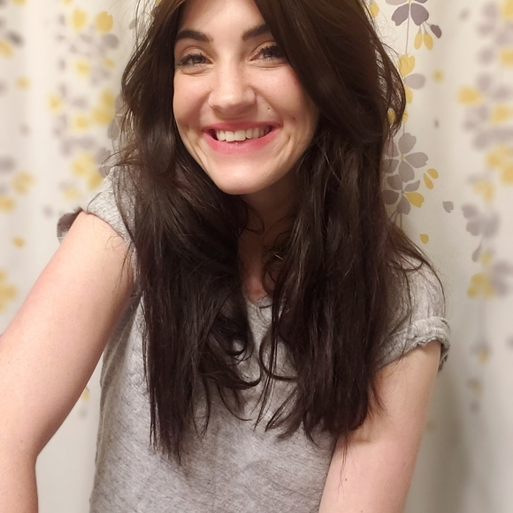 Meet your Posher, Anabella - Picture 3 of 3